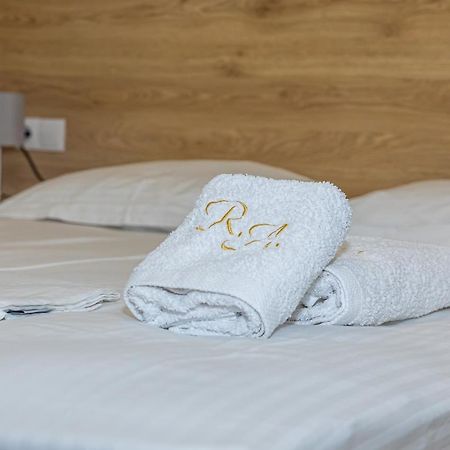 Remezzo Luxury Apartments Koróni Esterno foto